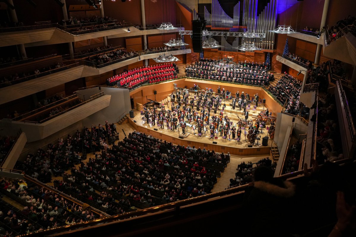 🤩 What a weekend! 🤩

Nothing like getting into the festive spirit with our annual Carol Concerts! Thank you so much to all who joined us across the weekend, we had such a brilliant time. 

📸 Bill Lam, The Hallé