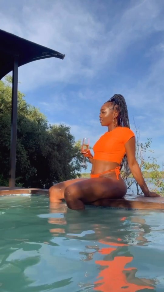 WhenInZim's tweet image. Live footage of me hearing my work phone ringing in the distance whilst im keDezembaring 
.
.
📷 misschindiya
.
.
📍 Old Drift Lodge, Mosi Oa Tunya
.
.
#WhenInZim