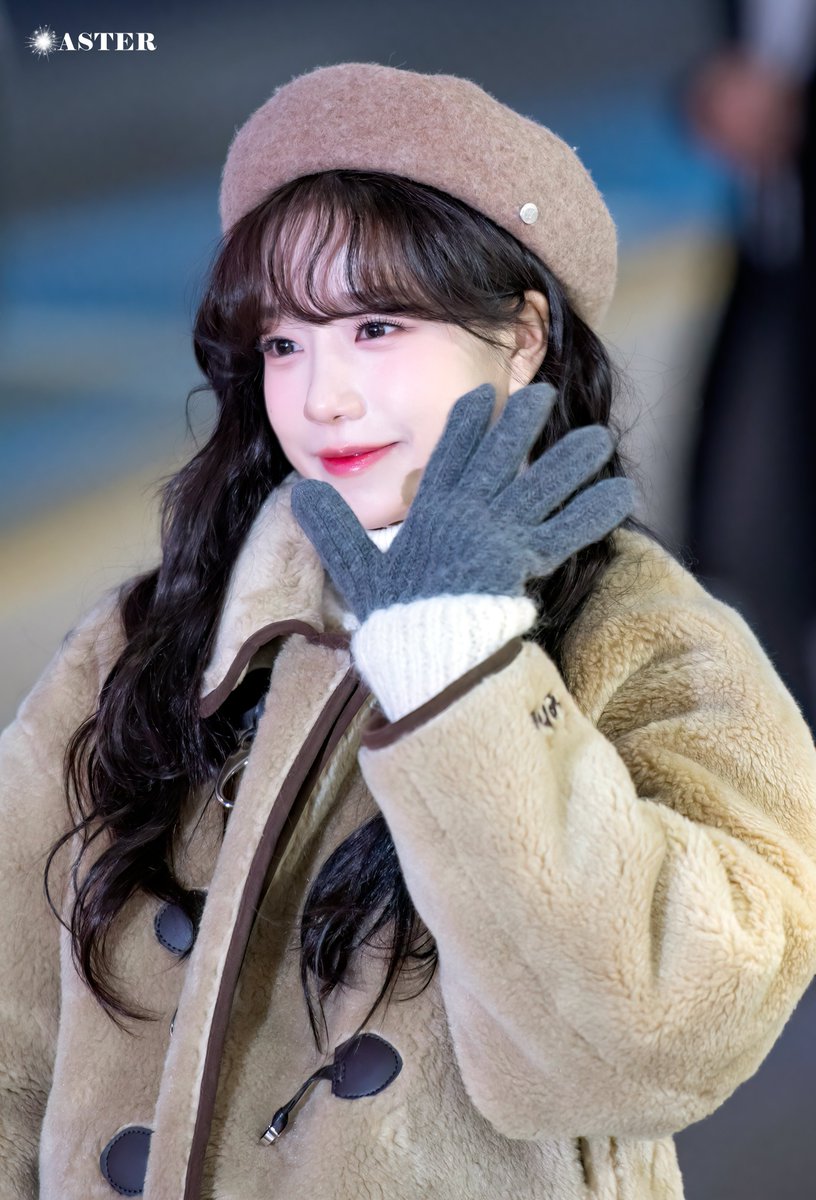 JJOYUL_LOVER's tweet photo. #조유리 #JoYuri #チョユリ

[221218] 조유리 출국 #2 https://t.co/5SWnvMiVNU