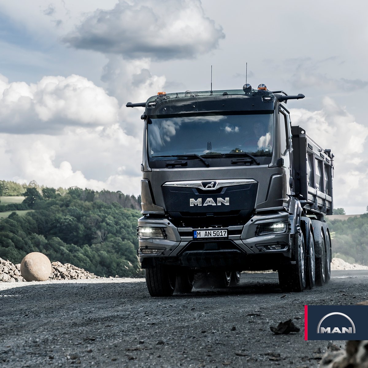 mantruckbusturk's tweet photo. Tüm detaylarıyla zarif, her yönüyle kuvvetli! MAN TGS ile çıkılan yollar her zaman keyifli!
#MAN #MANtruckandbusTurkey #MANkamyonveotobüs #MANNow #TGS https://t.co/7CM6gC14qM