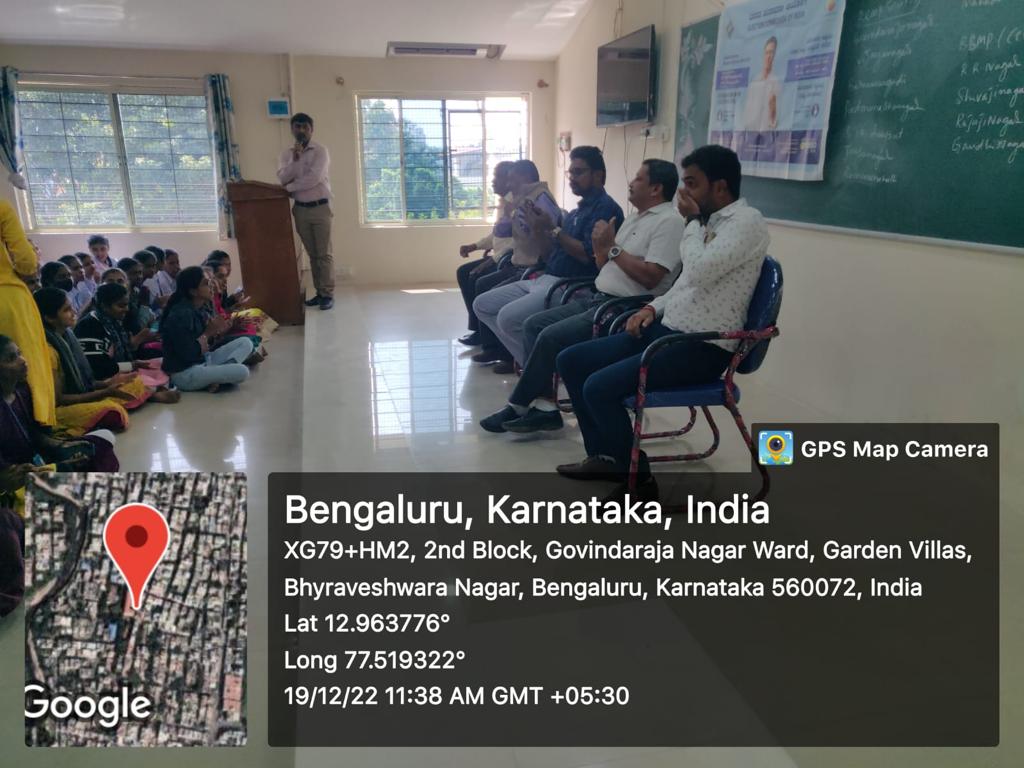 MarketDC2's tweet photo. ದಿನಾಂಕ 19.12.22 ರಂದು ಸಹಾಯಕ ಮತದಾರರ ನೋಂದಣಾಧಿಕಾರಿ, ಗೊವಿಂದರಾಜನಗರರವರು  ತಮ್ಮ ವಿಧಾನಸಭಾ ಕ್ಷೇತ್ರದ ವ್ಯಾಪ್ತಿಯ ಬಿ.ಬಿ.ಎಂ.ಪಿ ಪದವಿ ಕಾಲೇಜು, ಬೈರವೇಶ್ವರನಗರ ಇಲ್ಲಿಗೆ ಭೇಟಿ ನೀಡಿ ಯುವ ಮತದಾರರ ನೋಂದಾವಣೆ ಮತದಾನದ ಬಗ್ಗೆ ಅರಿವು ಮತ್ತು ಜಾಗೃತಿ ಮೂಡಿಸಿದರು.
#sveep #bbmp #election @ECISVEEP @ceo_karnataka https://t.co/cPYbWJe4cp