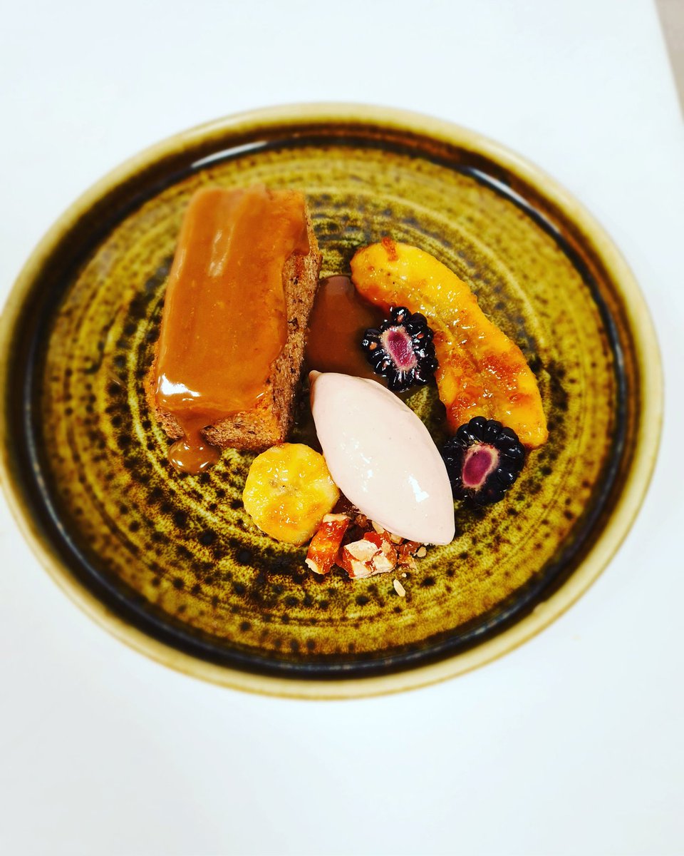 Sticky Toffee, Caramelised Banana, Peanut Brittle, Banana Ice Cream, Salted Caramel Sauce

@churchill_1795 

#warm #wintery #sticky #hearty #tasty #food #comfortfood