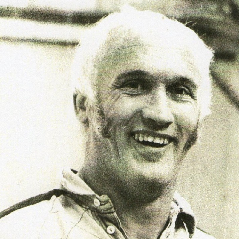 BristolBears's tweet photo. The club regrets to announce the death of former club captain David Rollitt. 😢

An outstanding forward, who was capped by England in all three back row positions, he was unquestionably one of the greatest players ever to wear a Bristol shirt.