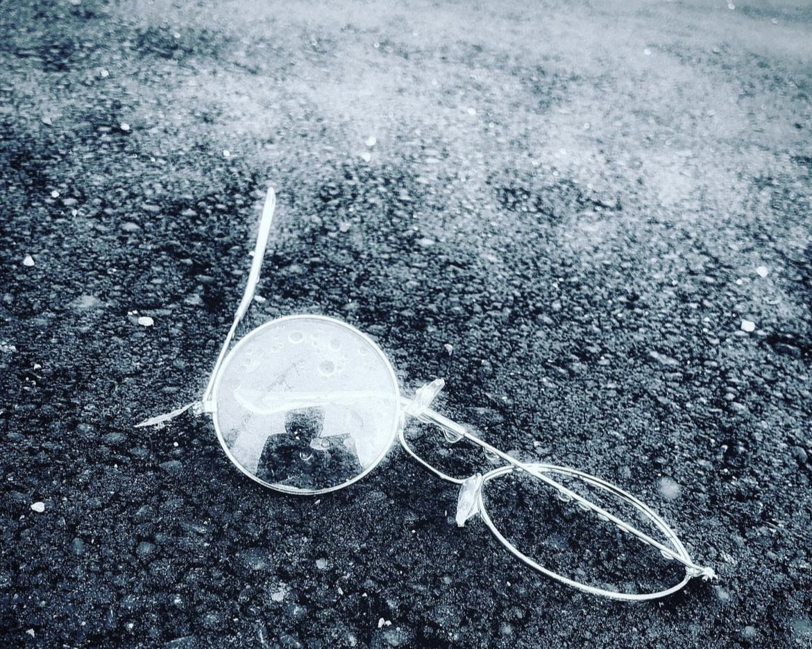 machinegunbilly's tweet photo. #thislight
嗚呼、嗚呼、
痛みのない体で良かったと、生き物以外のすべての魂たちの共通意見は、
人に似ずに生まれてきて良かったことなんだって、
#写真
#詩 https://t.co/Ht5rk1RSuc