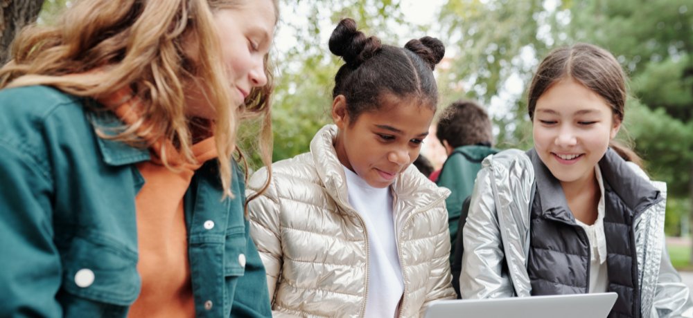 6, Researchers can now download our harmonised dataset of mental health measures from the UK Data Service. 

The harmonised #MentalHealth measures were collected at age 10/11 in the @clscohorts 1958, 1970 &amp; 2000-01 British birth cohorts and @co90s. tinyurl.com/harmonised-men…