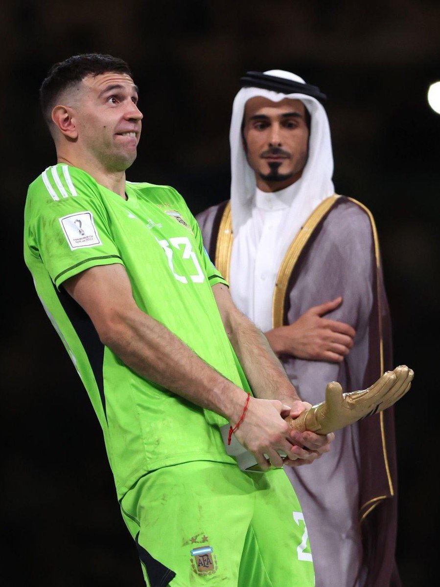 El Mundial de Qatar se hizo sobre un cementerio de esclavos por una dictadura que buscaba lavar su imagen. ¿Nos vamos a sonrojar por una payasada vulgar?