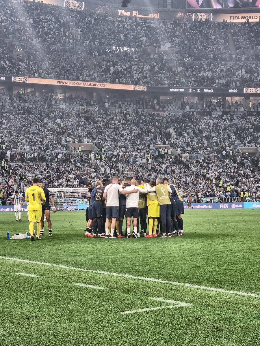 Merci pour tout #LesBleus Un résultat cruel mais une confiance immense envers cette <a href="/equipedefrance/">Equipe de France ⭐⭐</a> 🤩 Hâte de vivre la suite ⭐️⭐️... #FIFAWorldCup