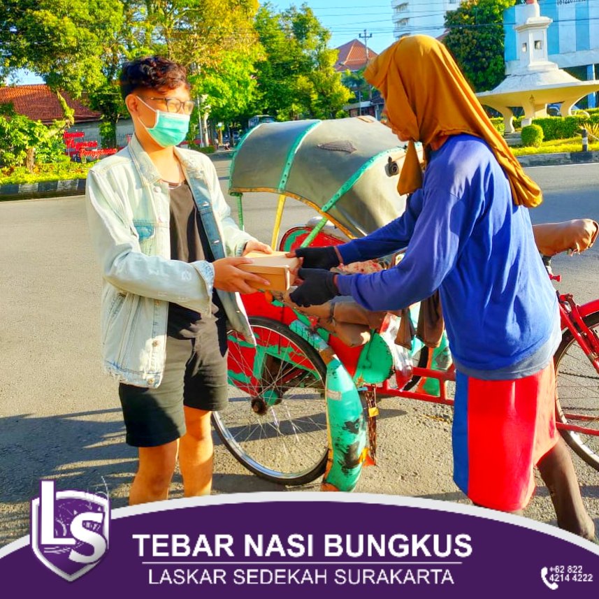 LSSurakarta's tweet photo. (18/12) Laskar Sedekah Surakarta menyalurkan 70 bungkus nasi di wilayah Kota Surakarta dan sekitarnya.
Targetnya adalah tukang becak, tunawisma, pemulung, penyapu jalanan, dan lainnya yang berhak menerima.
#TNBLS
#LSSurakarta
#LaskarSedekah
#sedekah
#sedekahonline https://t.co/kQvdBAEh3D