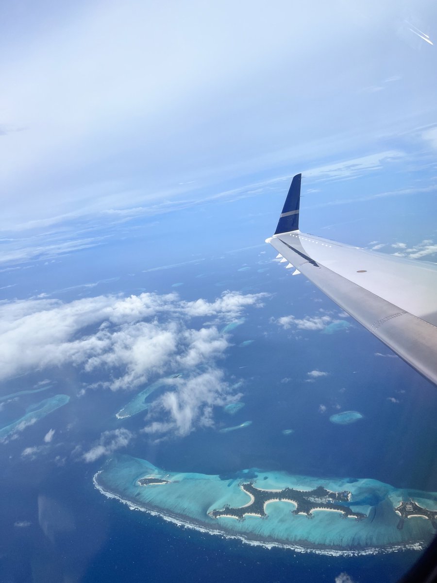 #MondayMotivation
Escapades aux Maldives ⛱
#FlyVallJet

Contactez-nous :
☎️ +33 1 74 253 175
✉️ charter@valljet.com