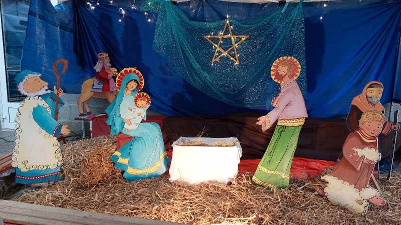 ParoisseSteC's tweet photo. Très belle crèche de l'école Sainte-Geneviève à Rives. Joyeux Noël à tous ! https://t.co/nkj7woxfDu