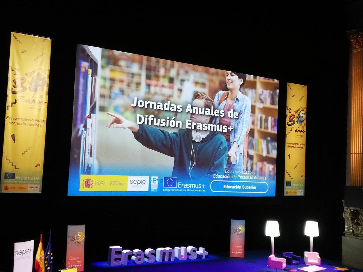 El <a href="/Comillas_SRI/">Comillas_SRI</a> de <a href="/UCOMILLAS/">Universidad Pontificia Comillas</a> el la Jornada Anual #ErasmusPlus en el <a href="/Teatro_Real/">Teatro Real</a>