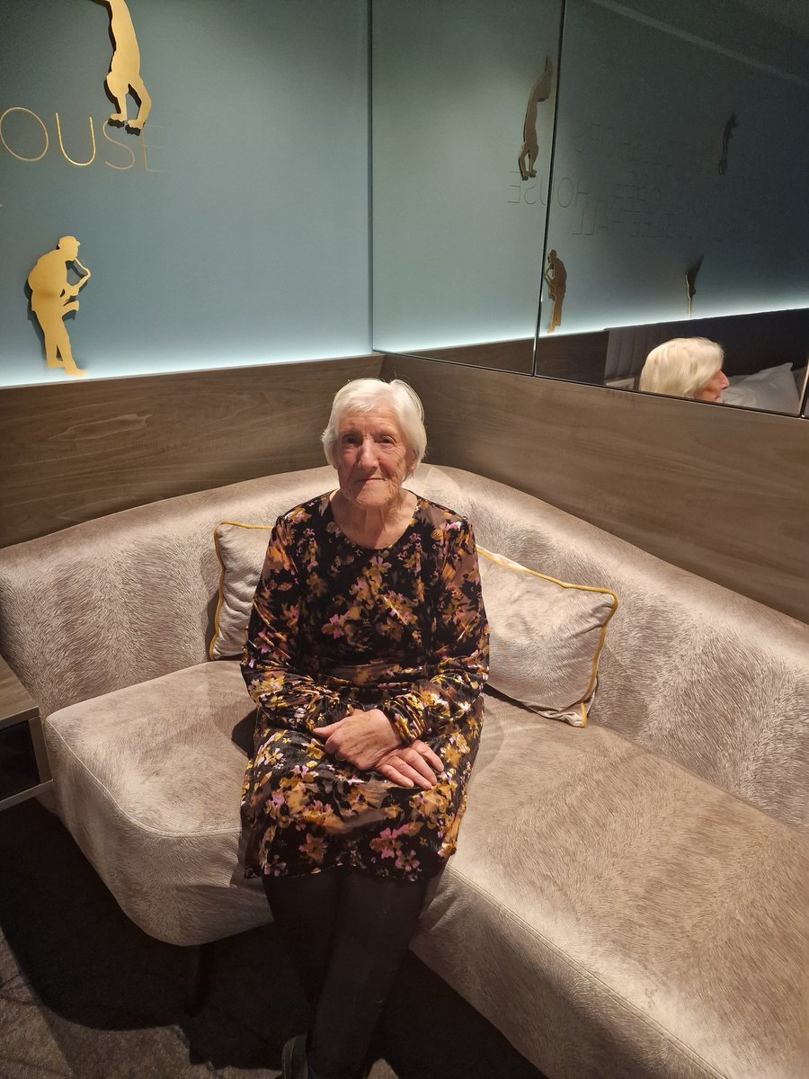 Anne Tomkinson tweet media