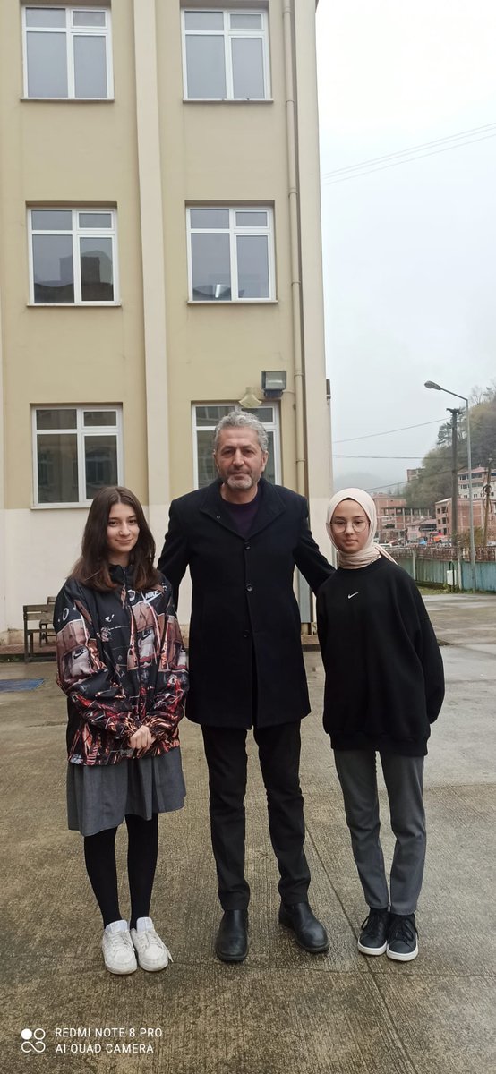 HaciahmetogluOF's tweet photo. Okulumuz 8.sınıf öğrencileri ile ilçemizde bulunan liseleri ziyaret ettik. Mezun öğrencilerimiz ile de sohbet etme fırsatı bulduk.
@hbfettahoglu @idriskabahasan @ofmem1 https://t.co/l4w3Wyoggg