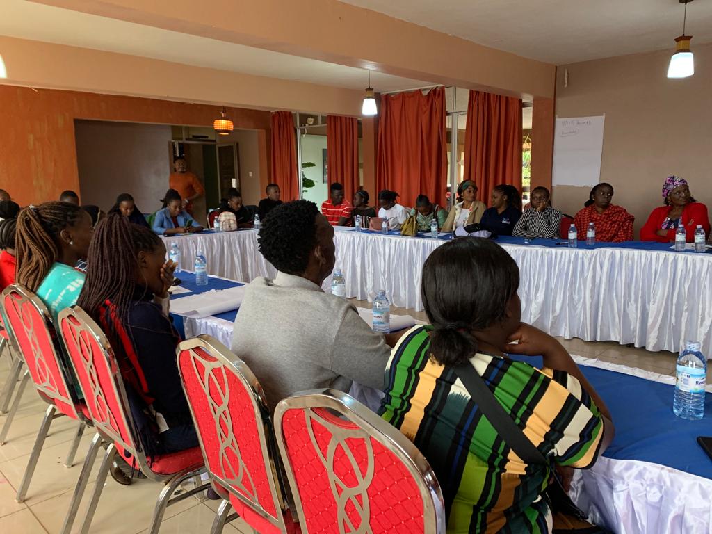 Nalumansi Faridah (@nalumansifarid2) on Twitter photo Happening now! this cold afternoon <a href="/MuwalaAsobola/">Muwala Asobola Community Initiative-MACI</a> join other organizations such as @unfold @wezeshagirlsnetwork-uganda Initiated by @RaisingTeensUg1 In discussing Early Childhood Development as a key issue that different stakeholders should focus on especially in refugee camps. Happening now! this cold afternoon <a href="/MuwalaAsobola/">Muwala Asobola Community Initiative-MACI</a> join other organizations such as @unfold @wezeshagirlsnetwork-uganda Initiated by @RaisingTeensUg1 In discussing Early Childhood Development as a key issue that different stakeholders should focus on especially in refugee camps.
