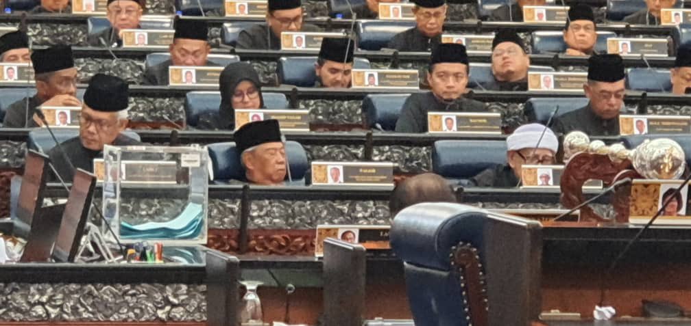 ahmadmaslan's tweet photo. Usul undi percaya kpd #PerdanaMenteri, setelah dibahas 13 MP wakili Kjaan &amp; Pembangkang, usul dilulus dgn lebih suara bersetuju. 

Tiada undian kerana pembangkang tahu mereka akan kalah spt undi Speaker 147, undi Timb Speaker 148 &amp; 146 sokongan. Maka kestabilan Kjaan amat jelas❗️ https://t.co/JtFH1eJLSi