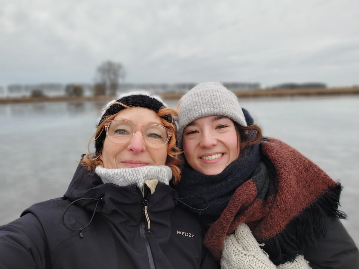 lenawtrmn's tweet photo. Having the ability to work remotely from The Netherlands this festive season meant I was able to catch maybe the only ice skating weekend of the year with my mum. It was glorious and I’m feeling v grateful.

Happy holidays ❤️ https://t.co/EvzQqApyez
