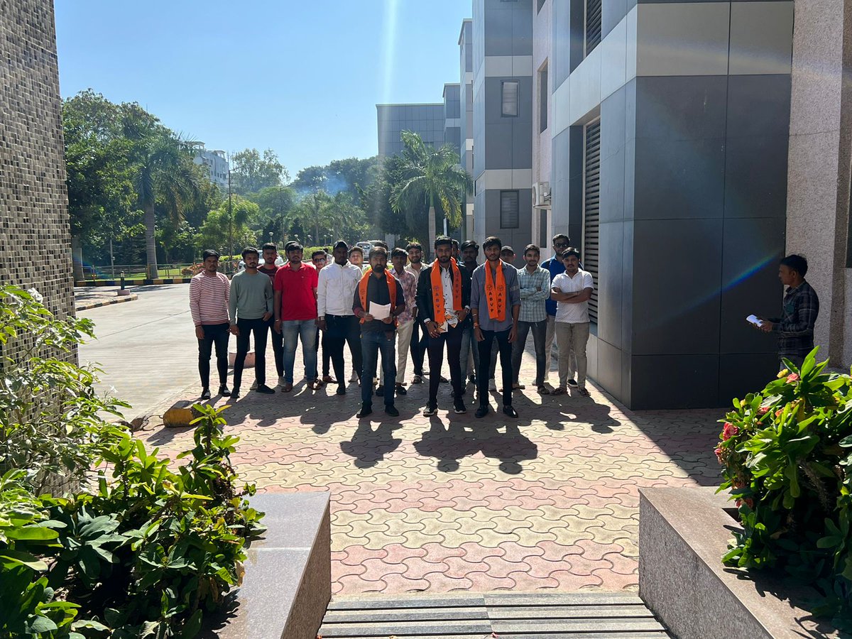 AbvpJamnagar's tweet photo. આજ રોજ તા:-૧૯/૧૨/૨૩ ના અ.ભા.વિ.પ જામનગર દ્વારા કલેકટરશ્રી મારફતે મુખ્યમંત્રીશ્રી ને આવેદનપત્ર આપવામાં આવ્યું જેમાં GPSC અને પંચાયતીવર્ગન��� પરીક્ષા એક જ દિવસે તારીખ ૦૮/૦૧/૨૩ ના છે તો બન્ને પરીક્ષા અલગ અલગ દિવસે લેવામા આવે જેથી એક જ વિધ્યાર્થી બન્ને પરીક્ષા આપવા માંગે તો તે આપી શકે. https://t.co/VPkURAOfwM