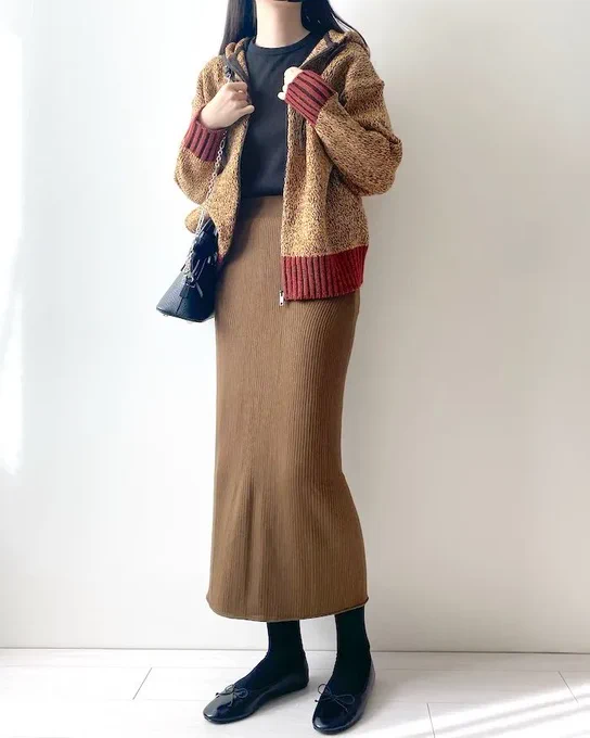 【ユニクロ×MARNI】これ本当にユニクロなの!?冬コーデに映える「新作ニット」後ろ姿まで超カワイイの!ユニクロ×MARNIコラボの「ニットパーカ」はとにかく配色がオシャレ!ゆったりとしたサイジングなので男女問わず使えますよ〜! 