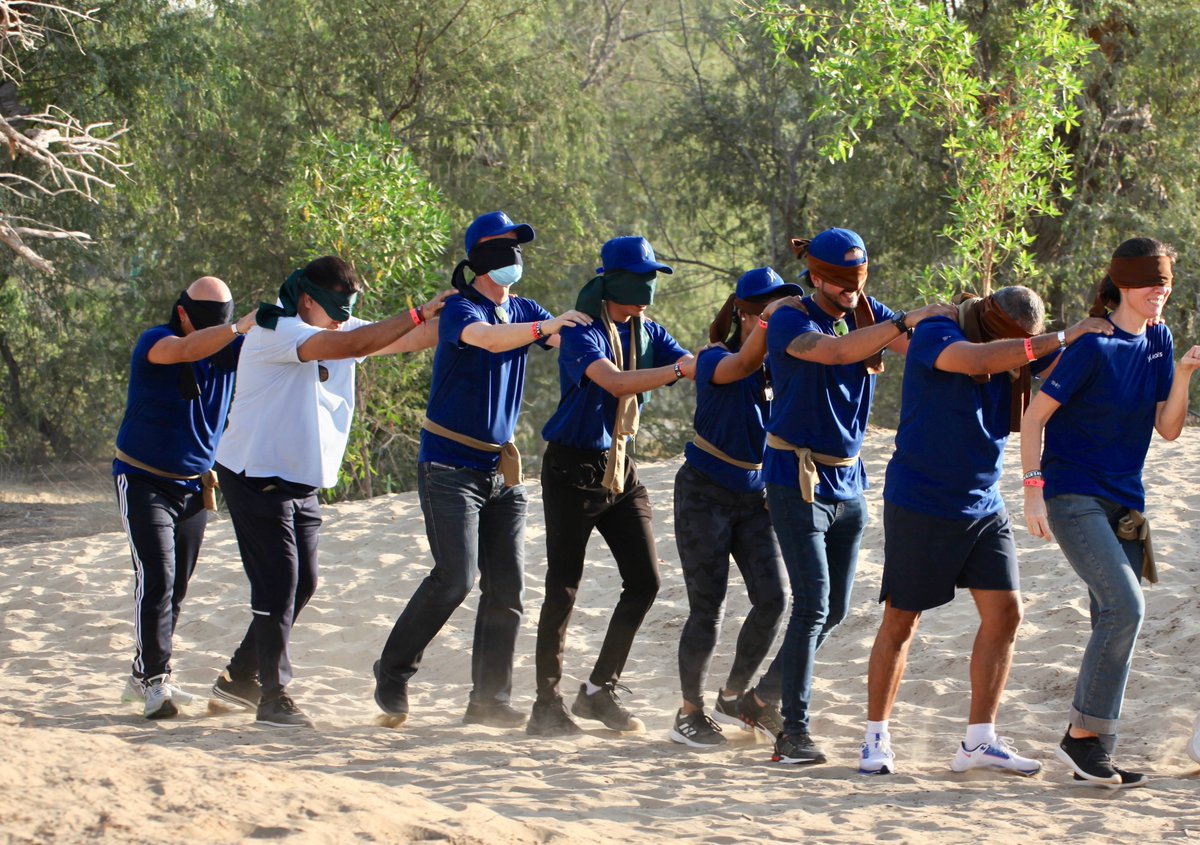 KronesAG's tweet photo. Team building at #Krones!💙
Recently, an outdoor event took place in Dubai. Small groups with our employees had to complete several teambuilding activities.
At the end of the event, a BBQ style dinner was held - dirty but very happy!🤩
#BePartOfKrones: https://t.co/BwTnB0YHWJ https://t.co/IBJWPj1iuU