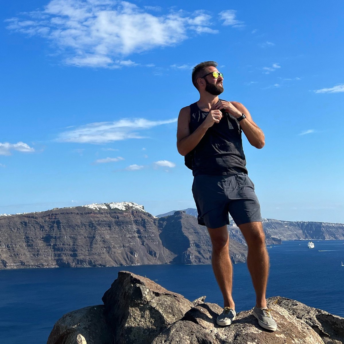 _jwheatley's tweet photo. “If you’re not living on the edge, then you’re taking up a little too much space” ~Morgan Freeman
#borntofly #befree #liveontheedge #motivation #itsyourlife #leapoffaith #traveltheworld #gaytravelers #backpacker #gayhiker #lgbtq #gaydaddy #beardedgay #gayoutdoors #hiker https://t.co/EZXsStXzFl