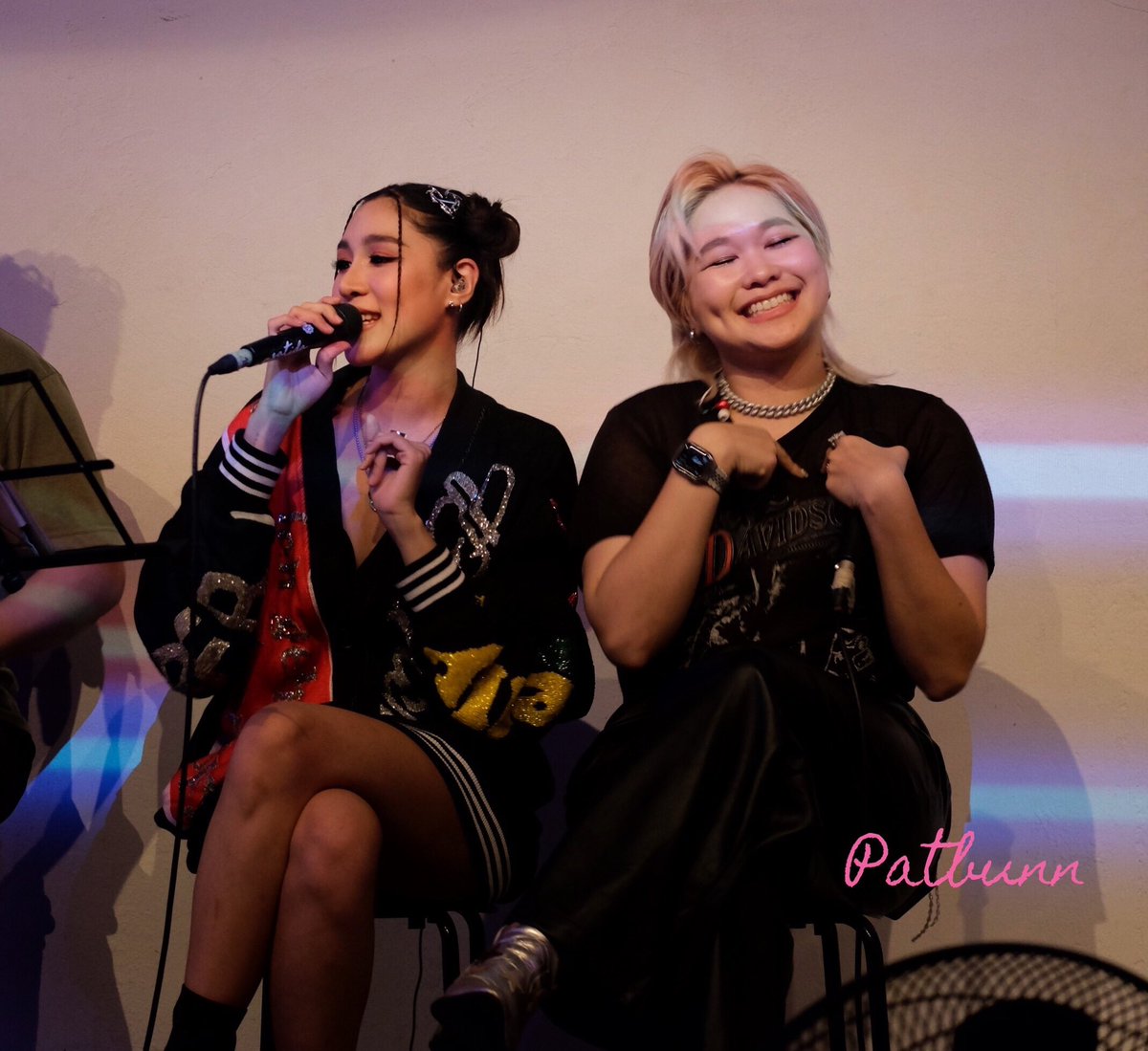 sirimabunnag's tweet photo. ออกจากถ้ำมาฟังน้องๆ ร้องเพลงในรอบหลายปี  ได้ฟังเสียงแล้วยังคงสร้างความประทับใจได้มากมาย มันดีมากๆๆ  🎶🎵🎤😍🤟🏻#aimsatida #PreenP #TeamAIMazing https://t.co/DzhpOBLRcd