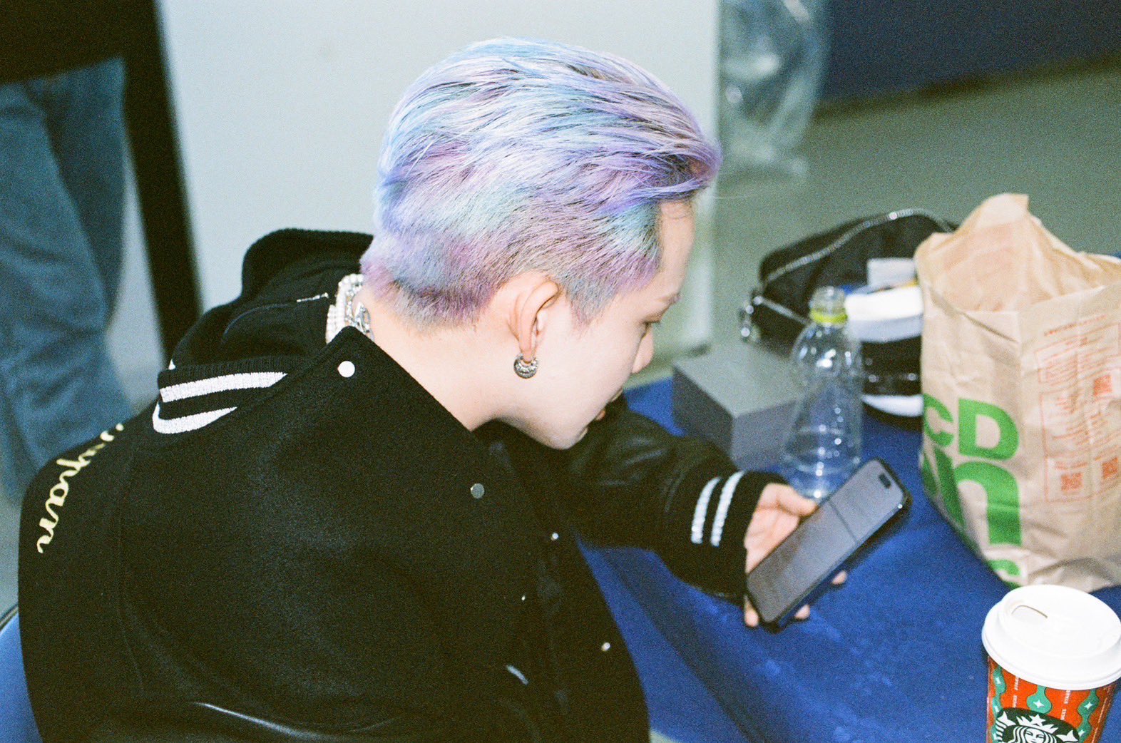 FkVgsugUoAM_9AV?format=jpg&name=large