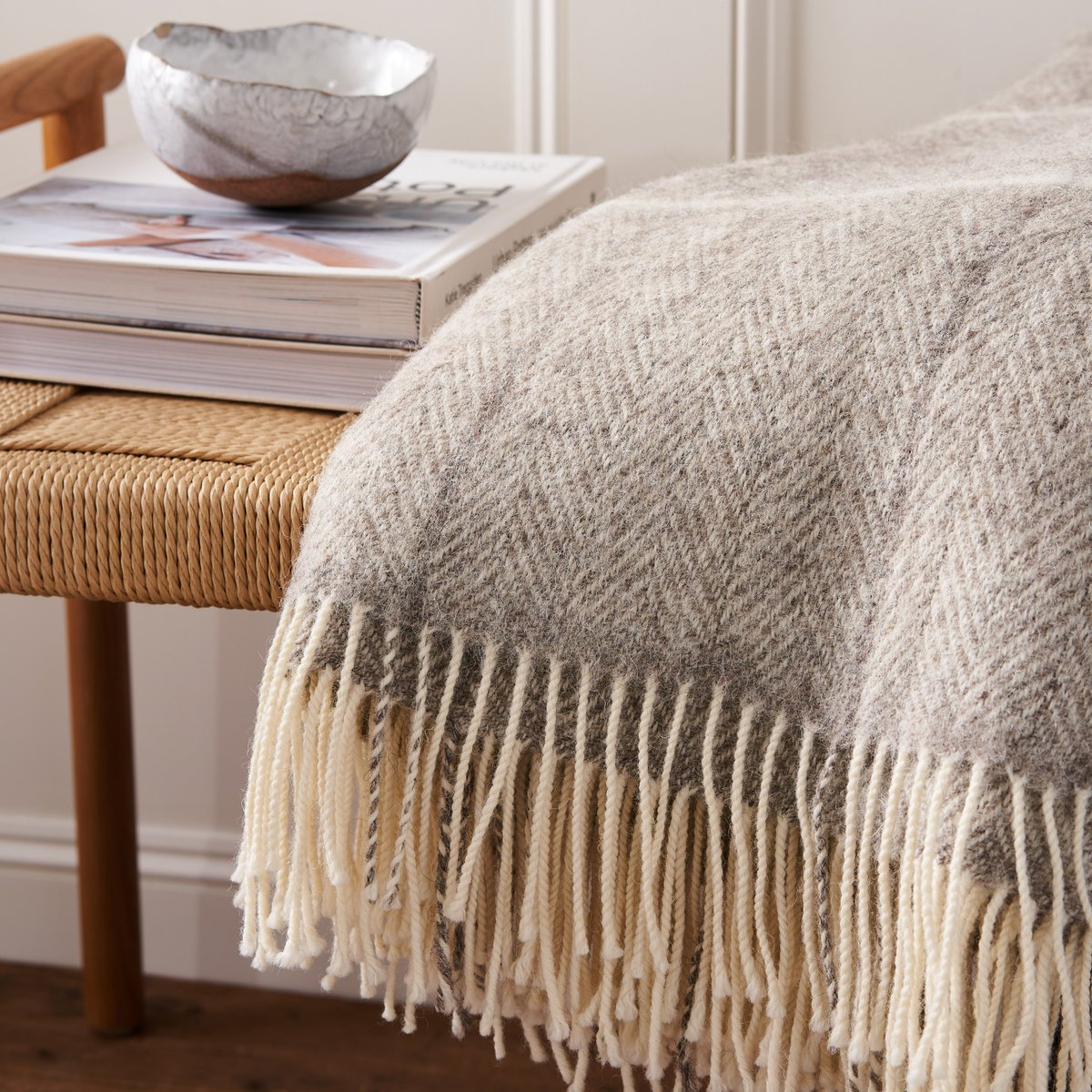 Today is the last day for free delivery in time for Christmas but don't worry, we're offering a special on Royal Mail Special Delivery for just £6.50 until 3pm Weds 21st.

Wrap your loved ones in wool this winter, let natural fibre keep you warm 🎅🧑‍🎄🤶⛄️

adamcurtisonline.co.uk/wool-throws/p/…