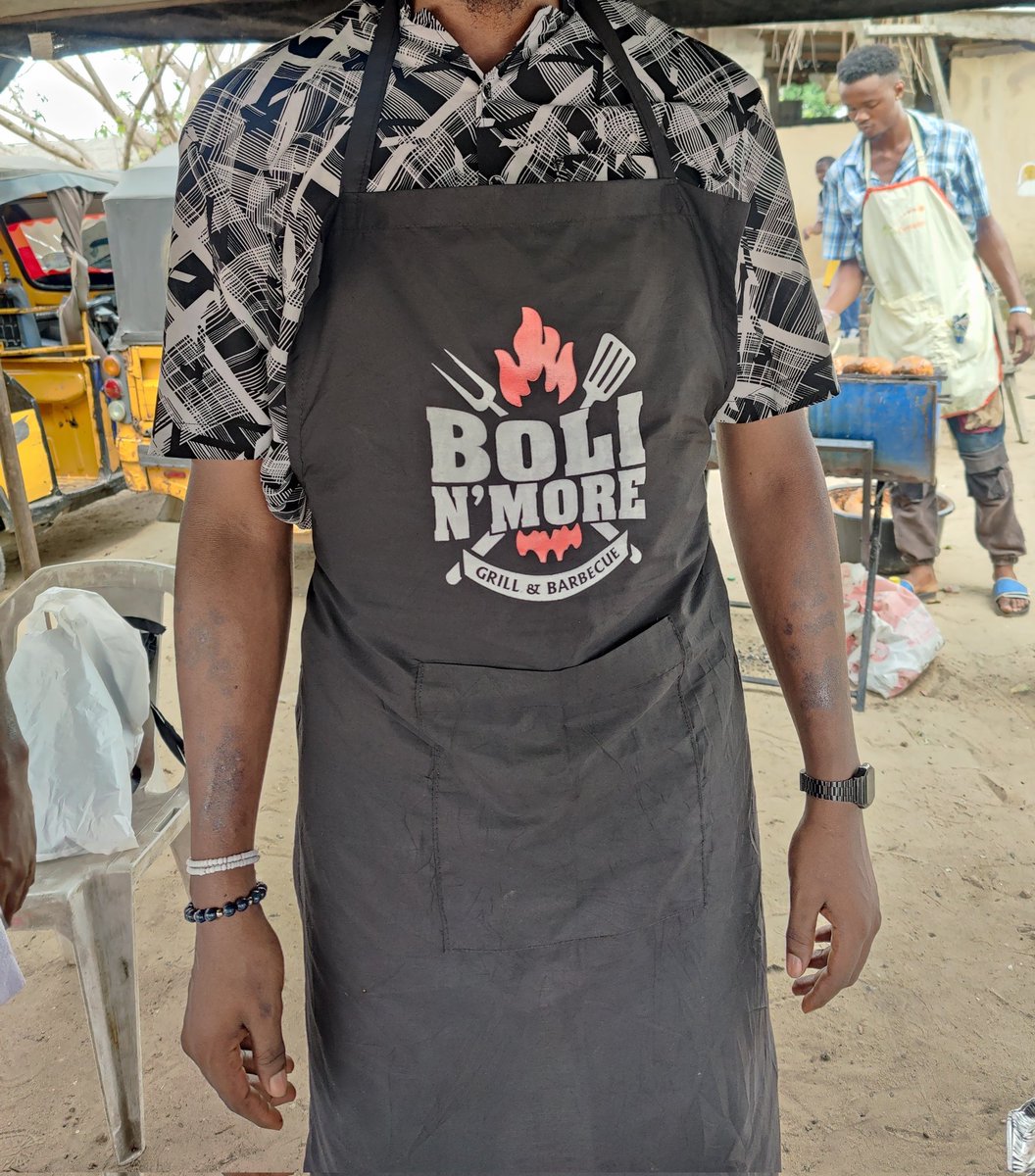 inkfocusng's tweet photo. Are you in a trade that requires protection from things like spills, food, dirt, germs, hair, chemicals, paint, et al?
With a pouch to hold tools of the trade.
Get a custom Apron today!!! 

Get in touch.

#InkFocus #apron  #grilling #chef  #salon #painter #pastries #baristas https://t.co/wkpAtRfefq