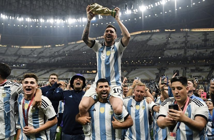 PosterSport's tweet photo. 👐🏼⚽️🇦🇷🏆

Enhorabuena Argentina por la gran Copa del Mundo 2022. https://t.co/LlFstARDyZ