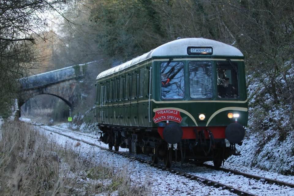 RailwayTrust's tweet image. Great image from the weekend of ‘bauble’ car #class122 having departed Wolsingham on return to Santahope #Weardalerailway 📷©️ John Dinsdale