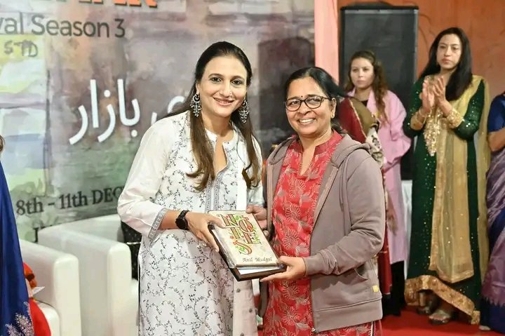 Women's cultural &amp; literary fest, Pari Bazar, held, many activities.

Authors, women #Urdu poets came, discussions, Shaan e #Bhopal award, fine arts, music.

Original Pari Bazaar was Sultan Jahan Begum's idea--buyers, sellers used to be #women. Events happening .
<a href="/iamrana/">Rana Safvi رعنا राना</a> <a href="/Rekhta/">Rekhta</a>
