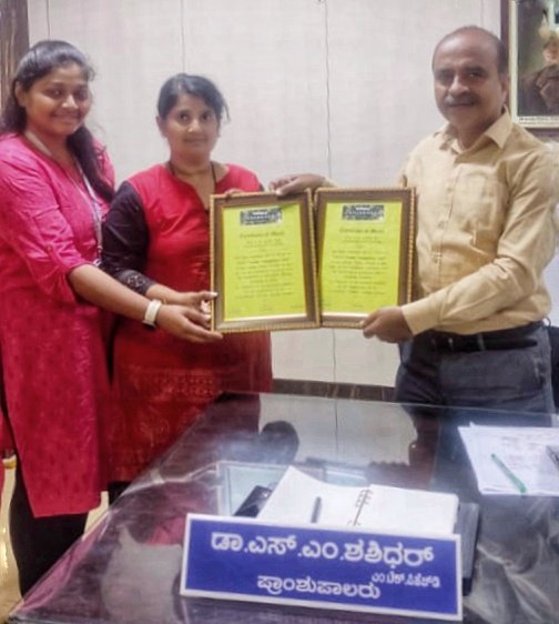 smshashidhar's tweet photo. Received a plaque of Appreciation from Kirloskar Vasundhara, for the extensive support in conducting 'Green College, Clean College' (GCCC) event at PDIT, Also, our students got 2nd place in 2 competitions🥇
#kirloskar #Vasundhara #environment #awareness #koppal #ginigera https://t.co/wI8UuJbYC7