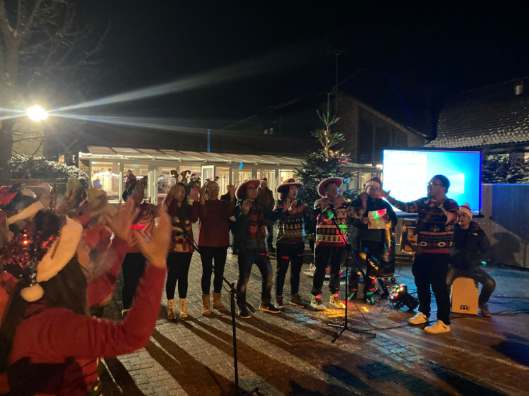 BHT.Pastoral&Spiritual.Care (@bhtcare) on Twitter photo What great way to get us ready for Christmas! Well done BHT Kalinga for organising the Christmas tree lighting ceremony. Thank you to the staff choirs for the great music and to those who prepared refreshments. #maligayangpasko
<a href="/BucksHealthcare/">Buckinghamshire Healthcare NHS Trust</a>
@karenabonner2
<a href="/NMacdonaldBHT/">Neil Macdonald</a> What great way to get us ready for Christmas! Well done BHT Kalinga for organising the Christmas tree lighting ceremony. Thank you to the staff choirs for the great music and to those who prepared refreshments. #maligayangpasko
<a href="/BucksHealthcare/">Buckinghamshire Healthcare NHS Trust</a>
@karenabonner2
<a href="/NMacdonaldBHT/">Neil Macdonald</a>