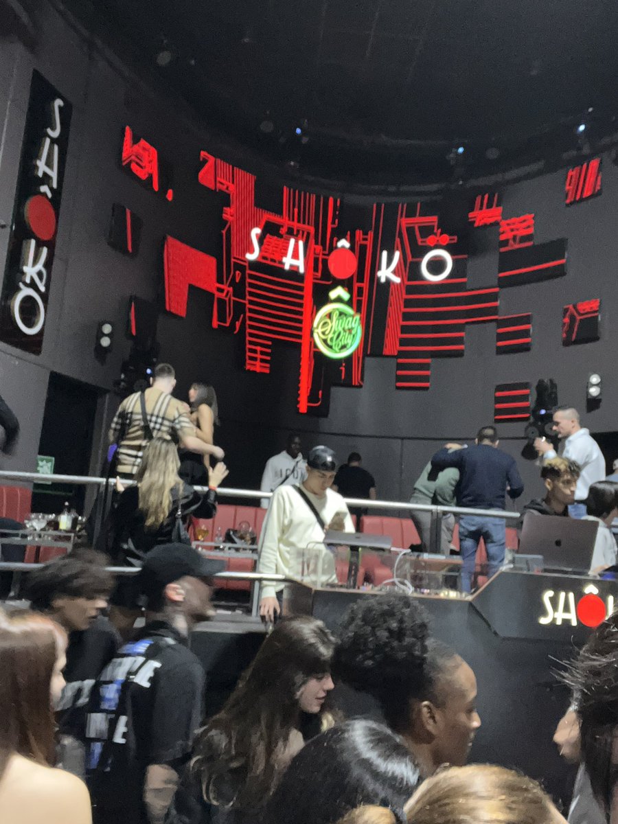 arnar___'s tweet image. @banzai_io incluso de fiesta te da alegrias🧡