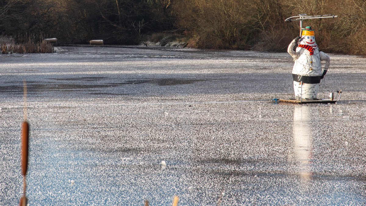 It looks like the residents of Woodford are in for a quirky Christmas this year! Things are going at full steam in Santas workshop &amp; behind the scenes things are getting just a little hectic in the build up to the big day. 
#Irelandshiddenheartlands #woodford #christmas #Galway