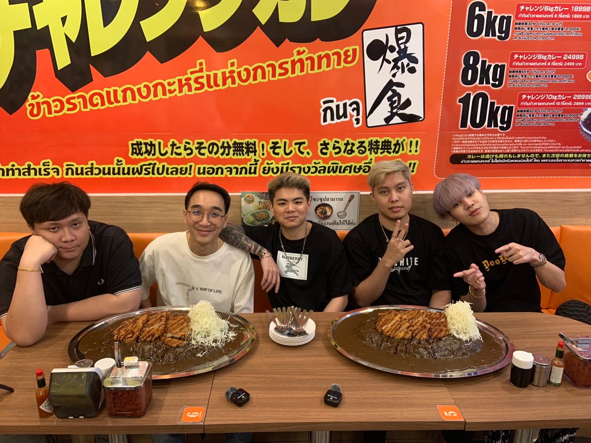 AAAEsports_'s tweet photo. เอาละฮ่ะะะะะ คอนเท้นคอนใจ 🍛
กินจุกินใจ ใครจะชนะต้องรอติดตามชม ! 🫵🏻💙
#AttackAllAround #AAA #HuaHed #Edwin #Starix #Dopper #Zofirst https://t.co/6OiJbmEayJ