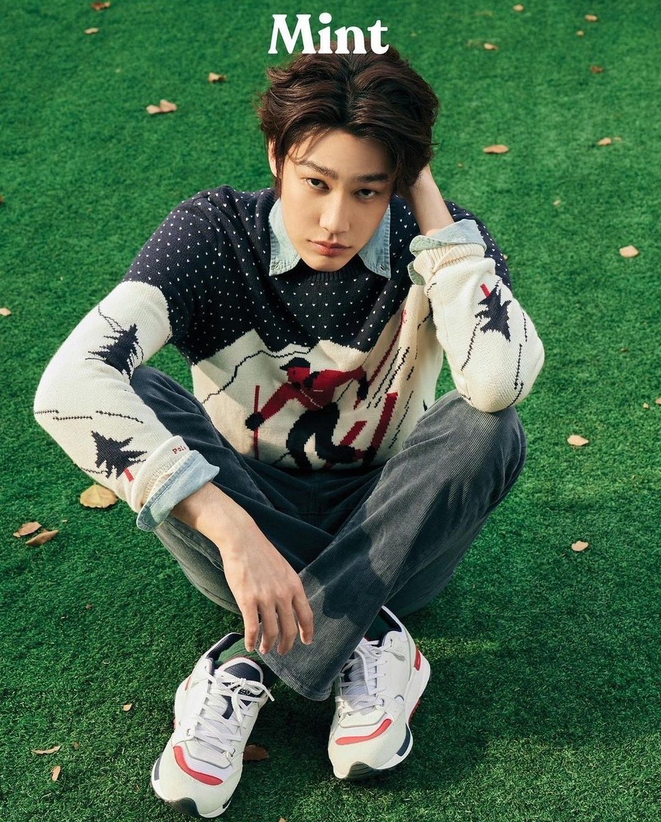 DewJsu_ID's tweet photo. [ poloralphlauren instagram update with @dew_jsu ]

Dew wear pieces from their latest #PoloRalph Lauren collection in #MintMagTH
Dew is styled in their barn coat, Classic Fit Chino Pant, and Skier Cotton Sweater

#PoloRLStyle
#RLEditorial
#dew_jsu https://t.co/Dy3OYLFB7g