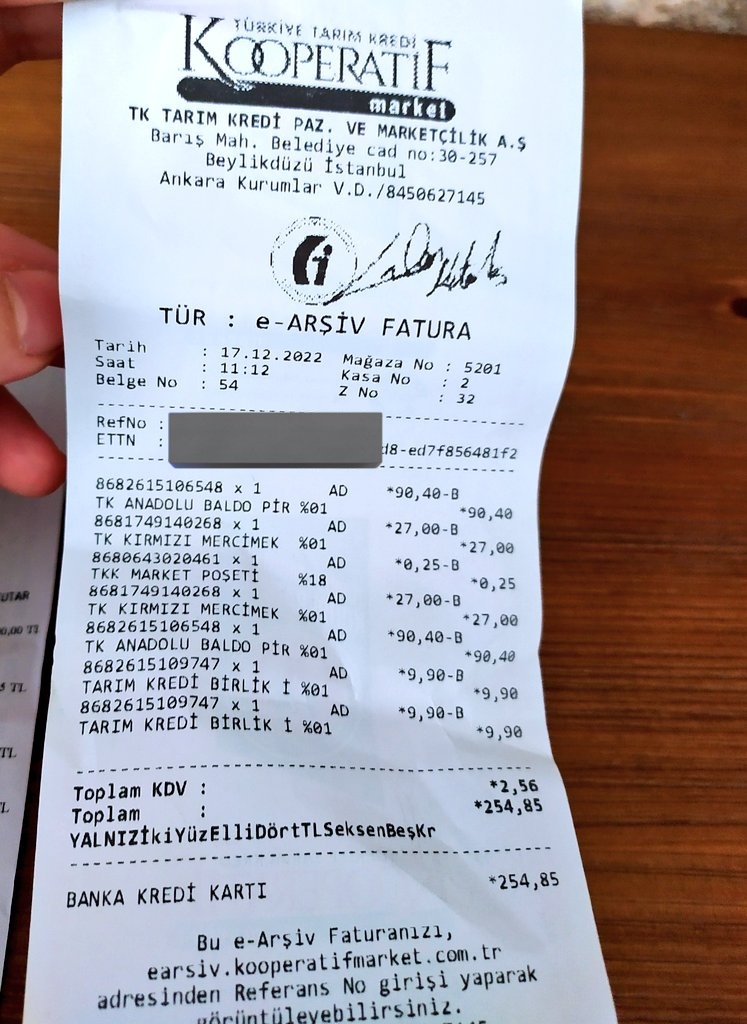 Bugün eczaneden ve Tarım Kredi kooperatifinden aldığım temel ihtiyaçların tutarı 494₺ İnsanlar bu fiyatlarla nasil gecinebilir 🥺 #ekonomikkriz