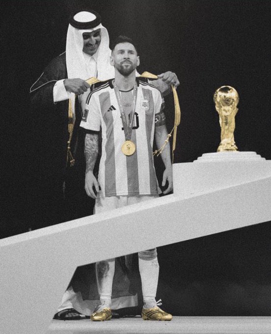joanngomba's tweet photo. Can someone, anyone give me details on this robe 🙏. The embroidery looks gold-ish! How much does it cost? What does it signify? I am just curious
#sheikhMessi #Messi𓃵 #ThankYouQatar https://t.co/gvPSd7Pk6d