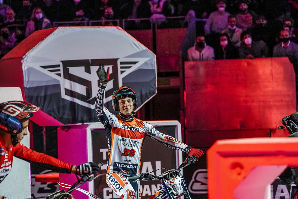 A new season is just around the corner ☺️🤪
Who else is looking forward to 2023🖐🏼?

#MondayMotivation #repsolhondateam #hondaracingcorporation #hondaracingglobal #tonibou #gabrielmarcelli