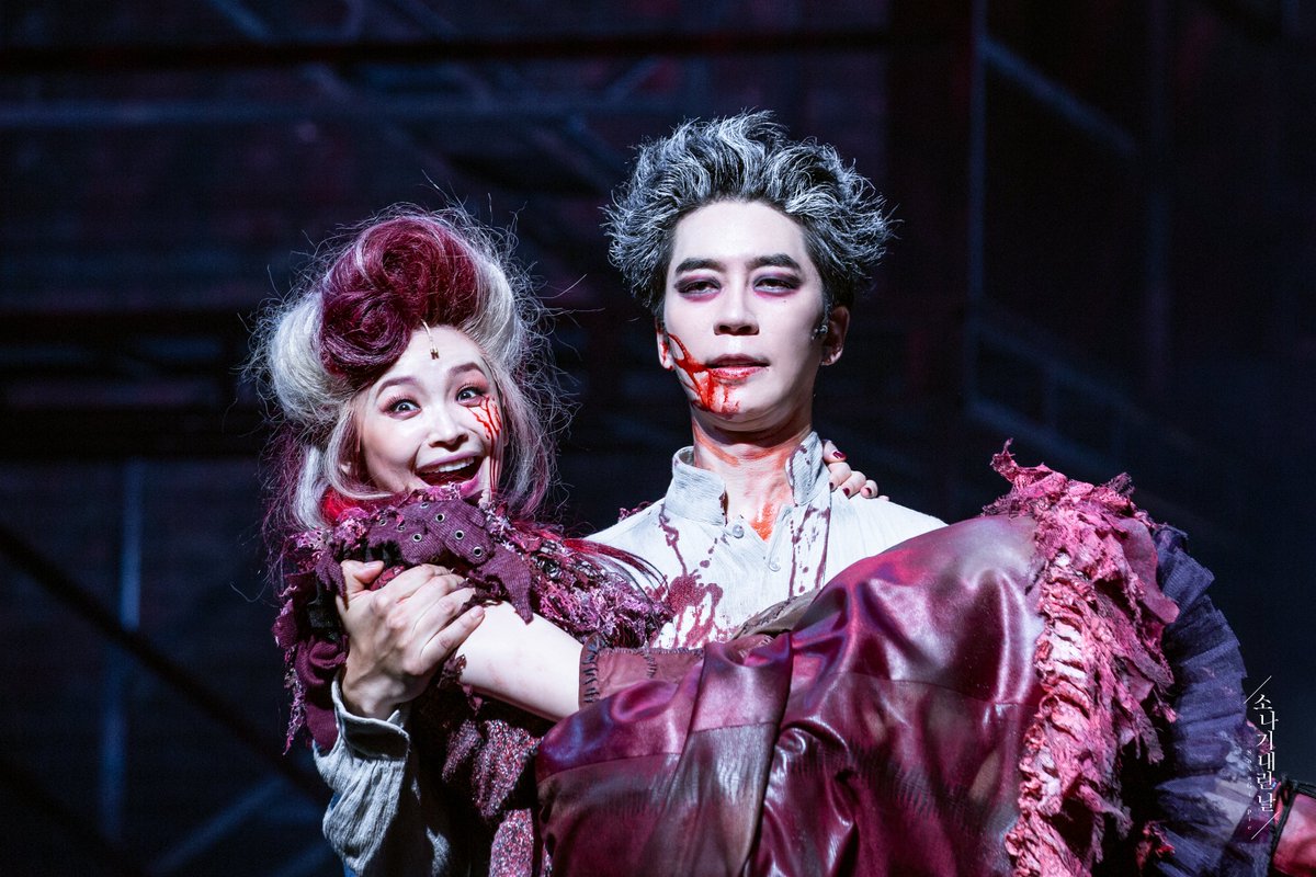 SoNaGi_pic's tweet photo. 221218 #스위니토드

스위니 토드 #신성록 
러빗 부인 #전미도 https://t.co/Mo5gCzQ4Mz