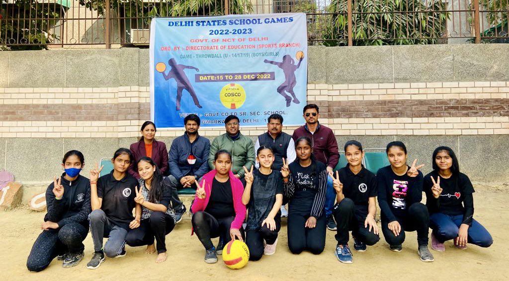 So proud of our girls for winning Silver in Delhi State Level Throwball Under 14 today! Well done girls !       @smukesh1707 @Naveen @Amit00546316