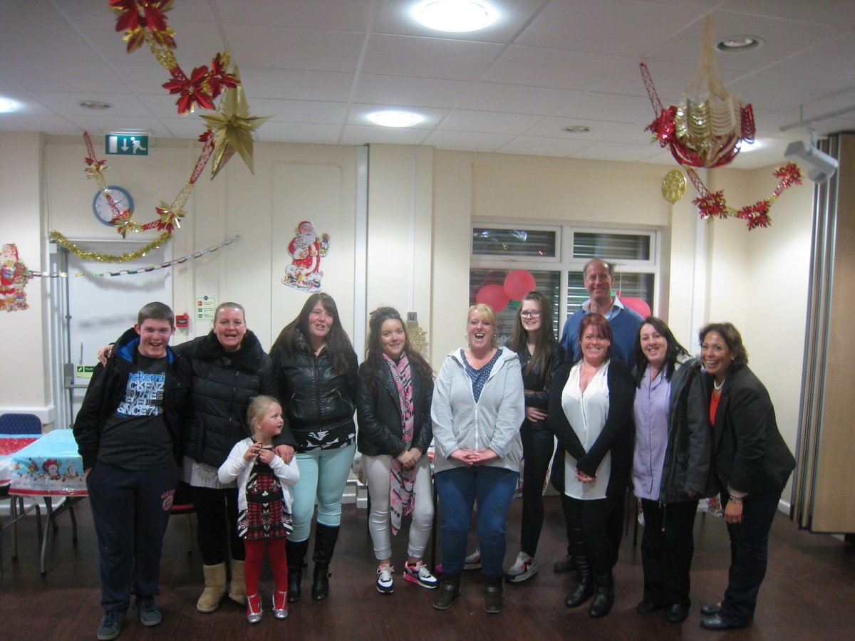 🏘️🏠🏡 A #StreetAssociation is run by a core group of residents who meet to organise events with their neighbours.

Strangers become friends, isolation is reduced, and #community spirit is improved! 

Find out more: as-one.uk/streetassociat… 

#BizHour