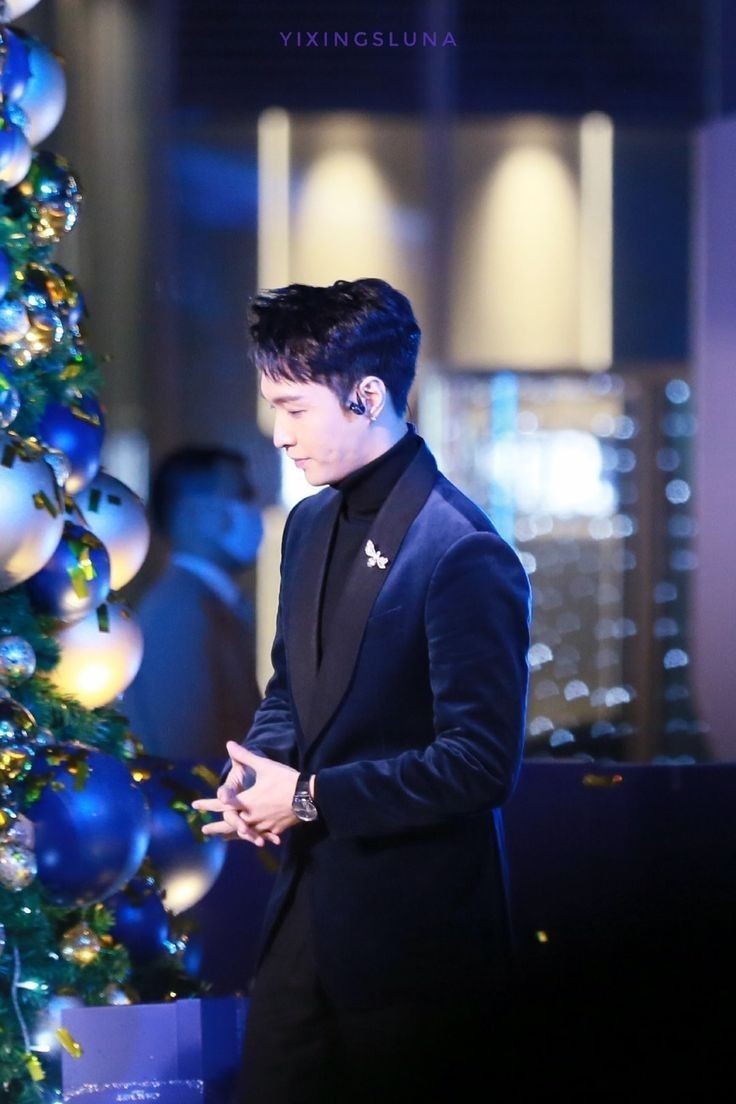 _mayzyx's tweet photo. Hi @995PlayFM @rammybitong! I'd like to request "When it's Christmas" by Lay Zhang (@layzhang) on #CarpoolClub. Thank you ^^ https://t.co/utB1bRxPU9