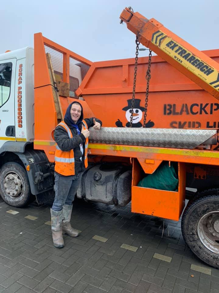 Four More Sleeps!
Only 4 more sleeps until we close for the Christmas break! If you need a skip this week now is the time to call our office and get booked in.01253 892020.
All collections will now be after the 5th Jan!
Here's our Jason (skip driver) modeling the Snowman skip.☃️