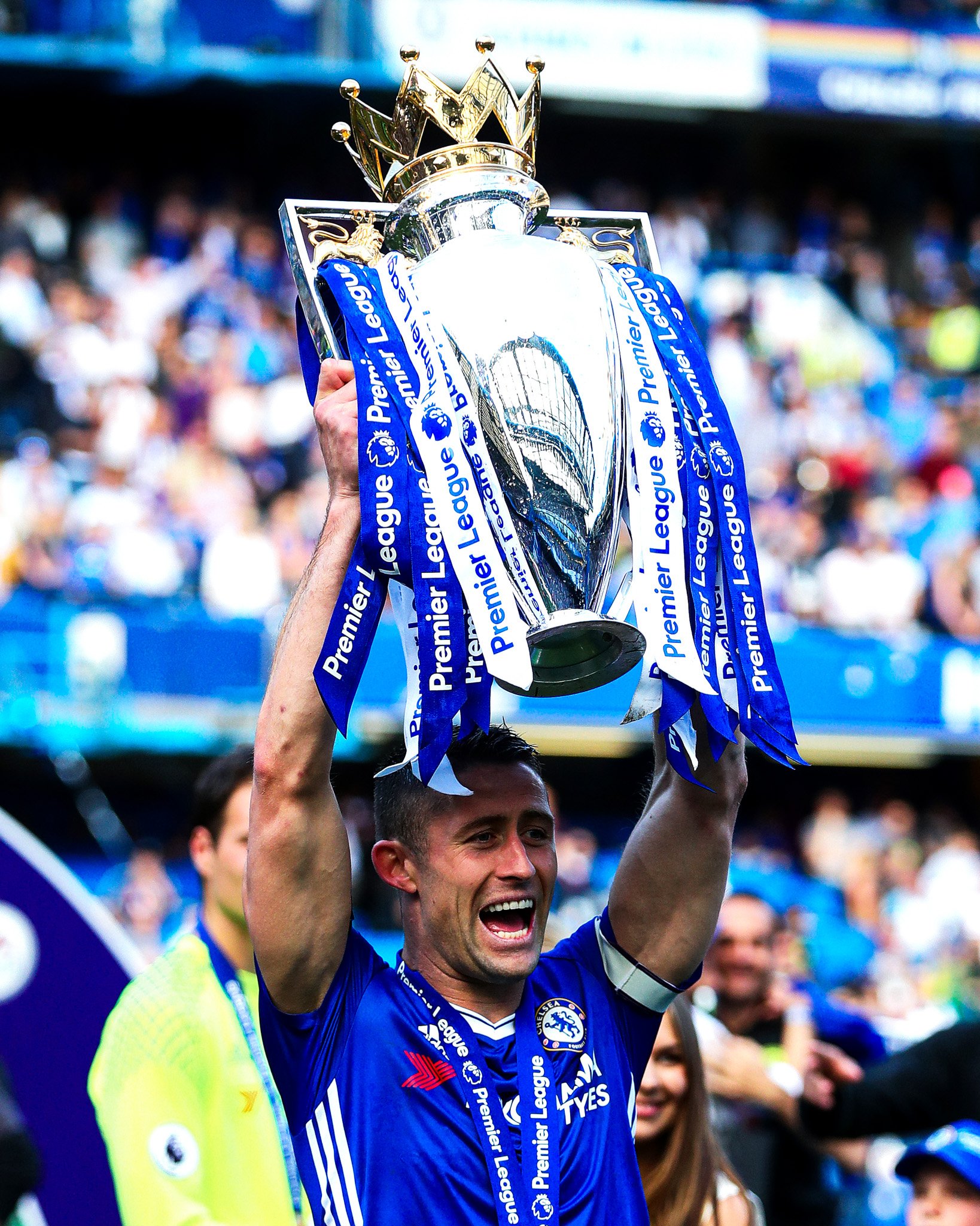 Happy birthday Gary Cahill !  