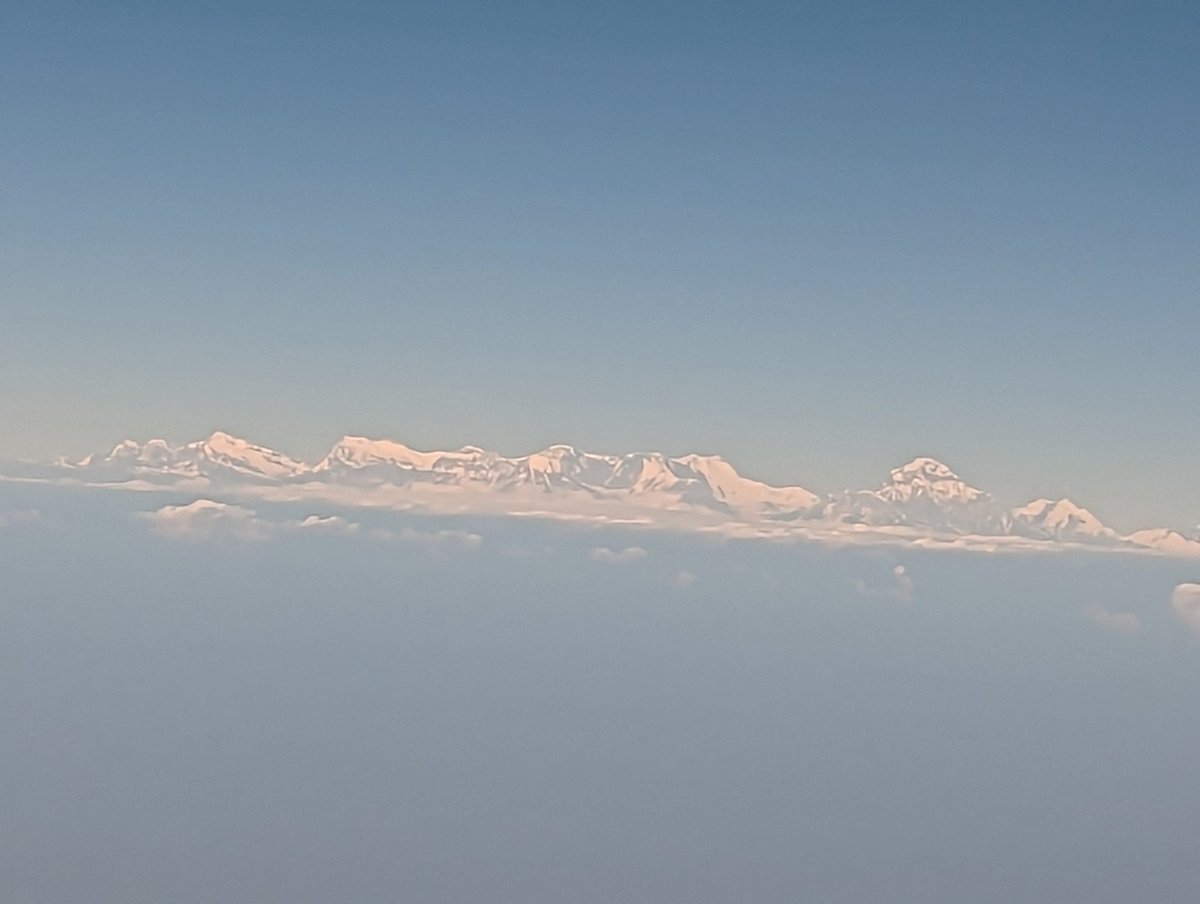 6eprasad's tweet photo. Majesty of the Himalayas!
#pilots #officeview https://t.co/qEtNEZPjUf