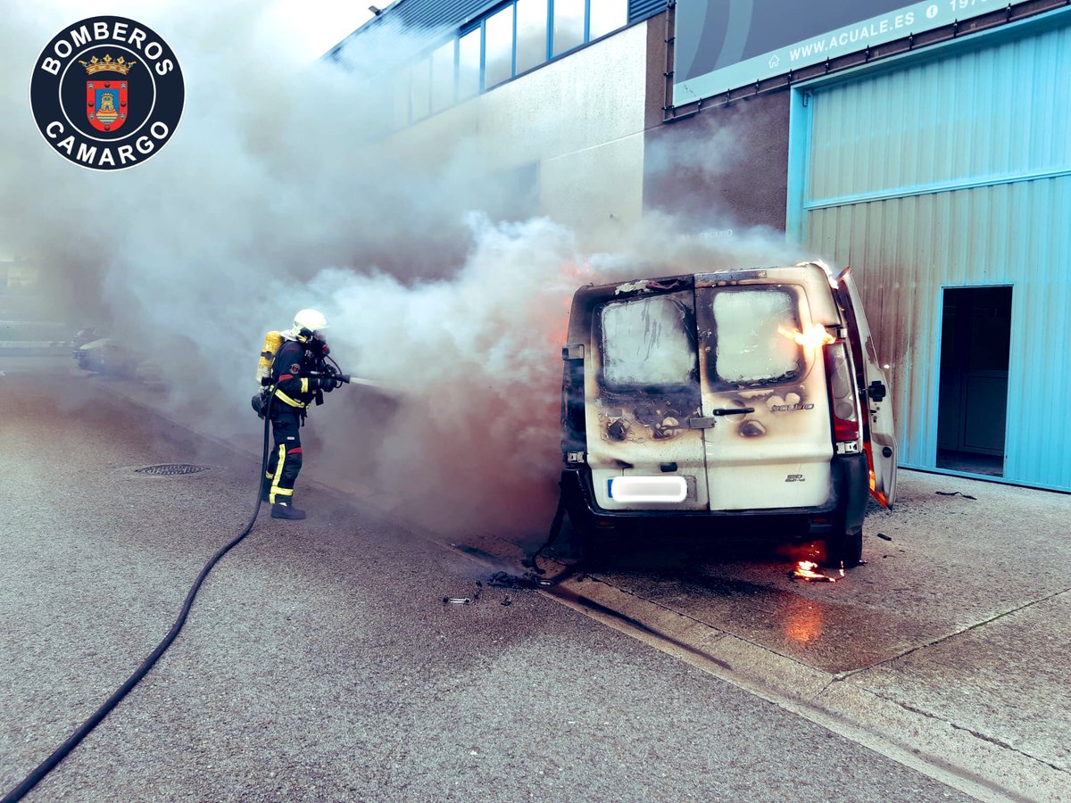 112Cantabria's tweet photo. Movilizamos a @BomberosCamargo por aviso de incendio de furgoneta en #IgolloDeCamargo.

📸 @BomberosCamargo https://t.co/dLHnJBAgLh