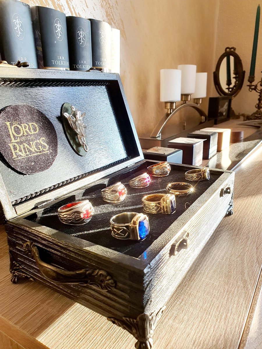 ToIkienverse's tweet photo. Necesito esta caja con los anillos de poder. 🔥💍 https://t.co/LEq1xjVBtB