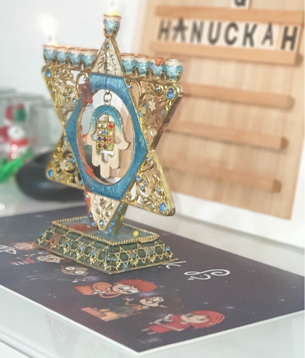 חג חנוכה שמח לכל חברינו ברחבי העולם!
מאחלים לכם שביתכם יהיה מואר ומלא שמחה!
Happy Hanukkah to our Jewish friends around the world!
May light and joy be in your homes!

#smile #monocrom #holidays #hanukkah #חנוכה